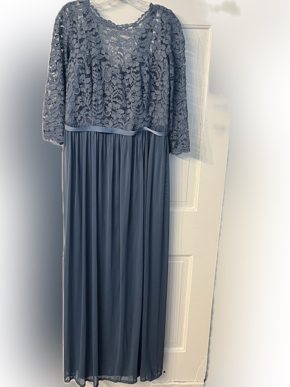 David’s Bridal size 16 long wedding dress blue lace upper